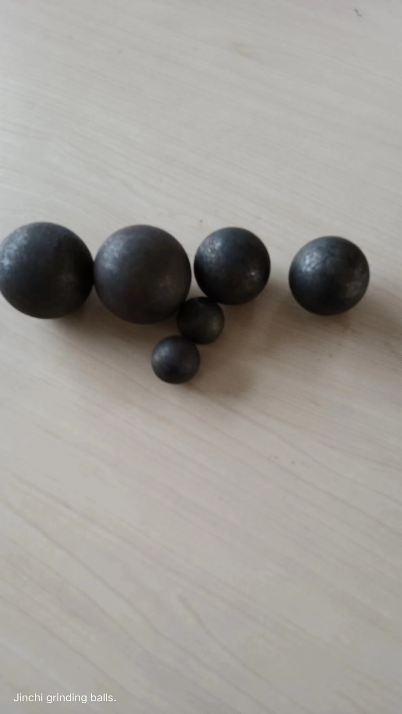 Grinding steel balls